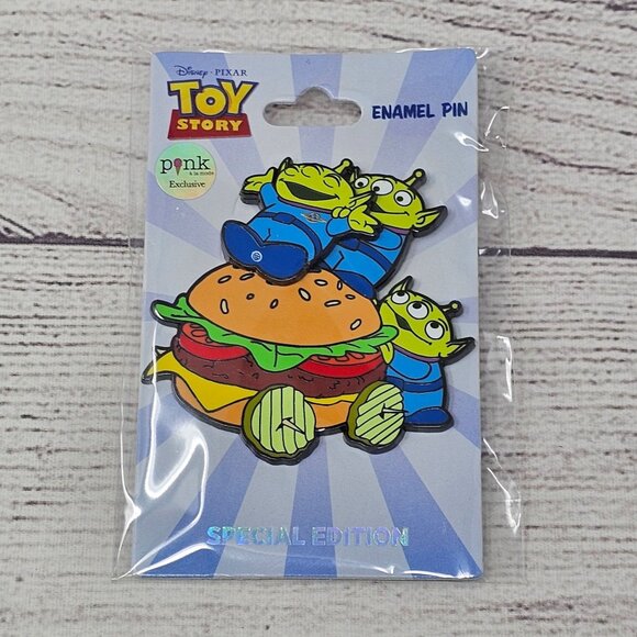 NEW! Disney Pixar PALM Toy Story Green Alien Burger Car Pin - Picture 1 of 4